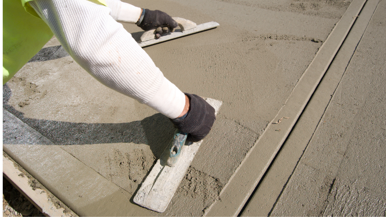 Concrete expert building a concrete patio